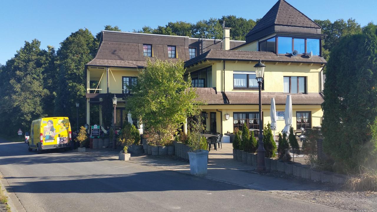 Landhotel Zum Doppeldecker Kirchen  Exterior foto